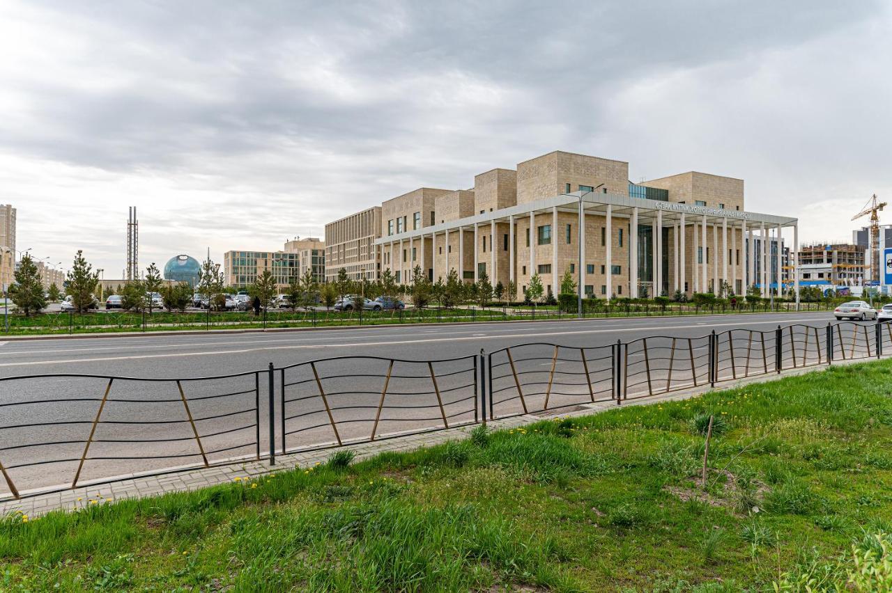 Шикарная Квартира На Против Сада Astana Exterior photo